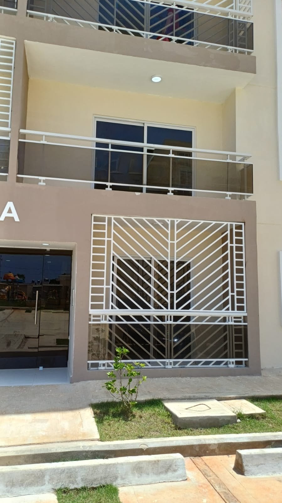 apartamento en alquiler en Residencial Cayenas por la avenida Fredy Beras Goico